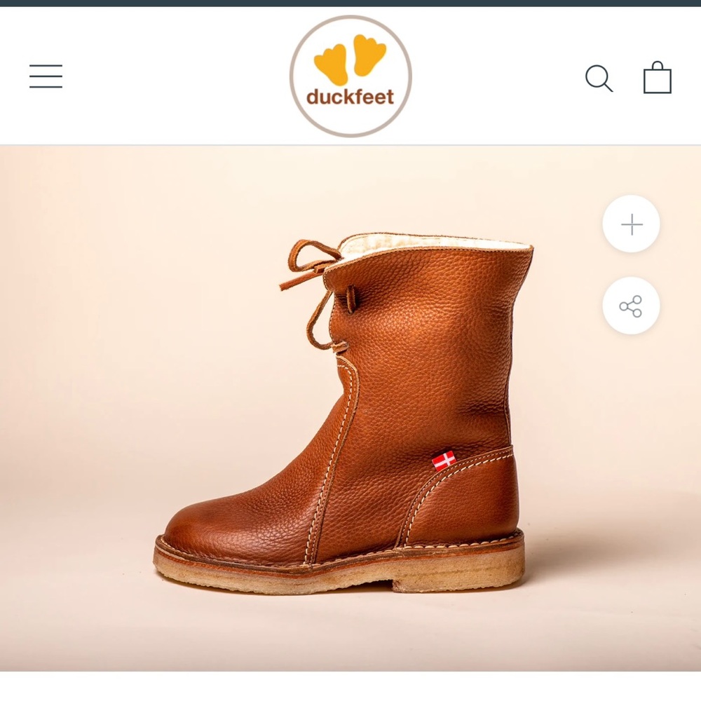 Like new Duckfeet Arhus boots.  Genuine leather, wool lining.  Color ‘Nut.’